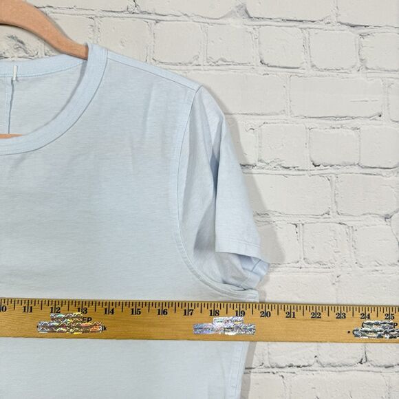 Lululemon Women Size 10 Blue Crew Neck Short Sleeve Cropped T-shirt Gym Casual - Picture 9 of 10